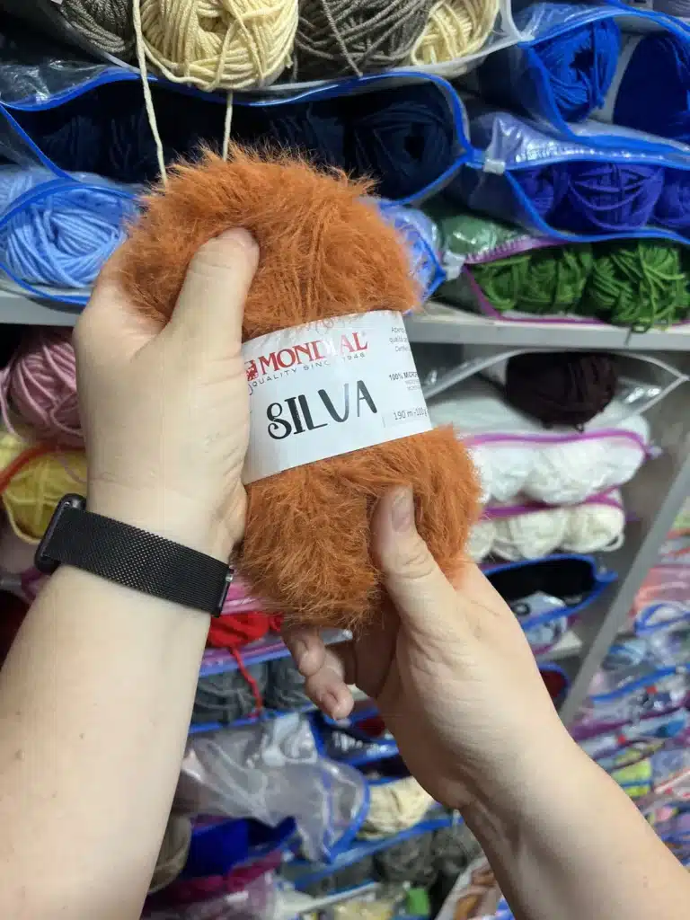 חוט פרוותי Mondial Silva בחנות הצמר של מרקוביץ בחיפה